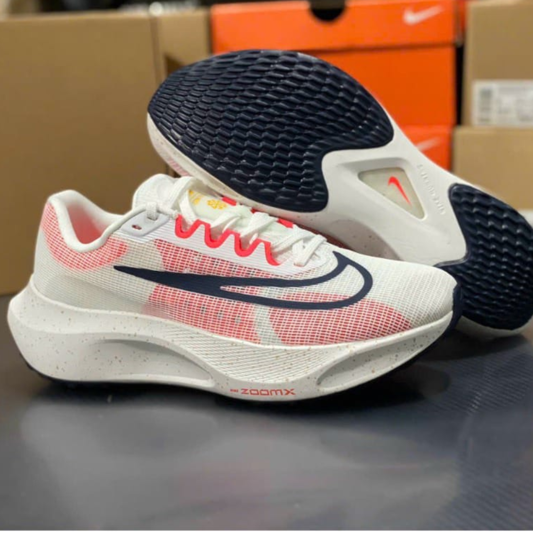Tennis Dama running NK zoom fly 5 Generación