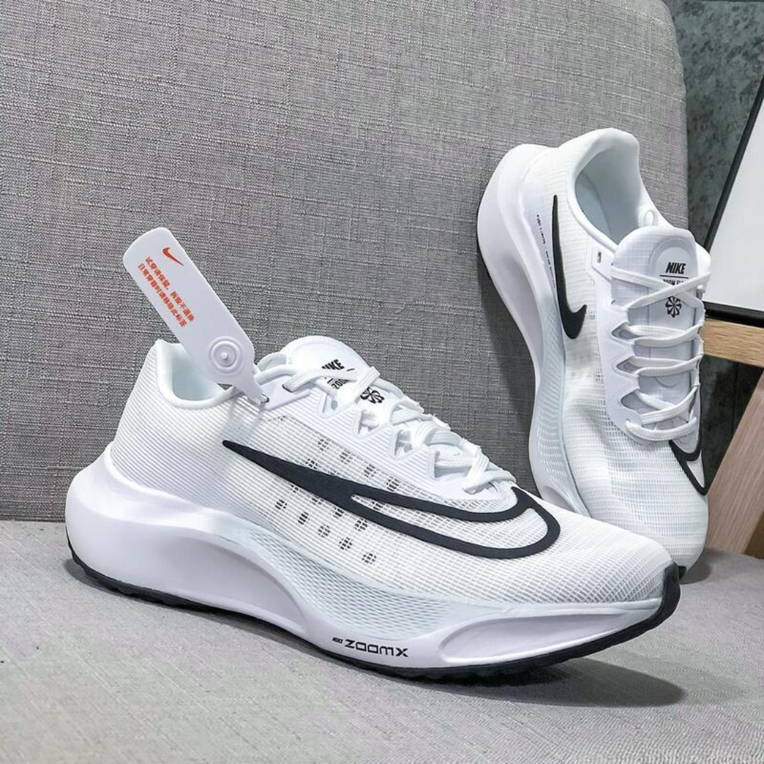 Tennis Dama running NK zoom fly 5 Generación