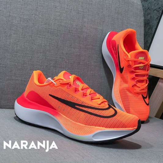 Tennis running NK zoom fly 5 Generación Dama